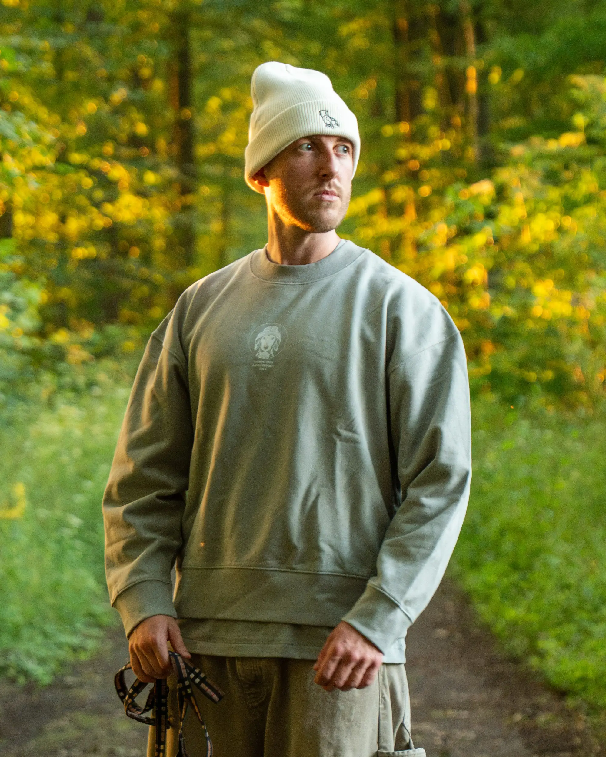 WienerTyson-Modelshot-Unisex-Sweater-grey